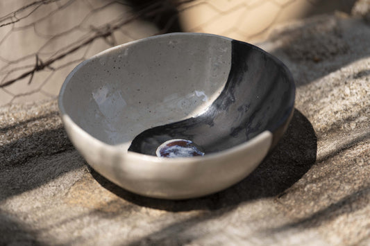 Medium Black and White Salad Bowl