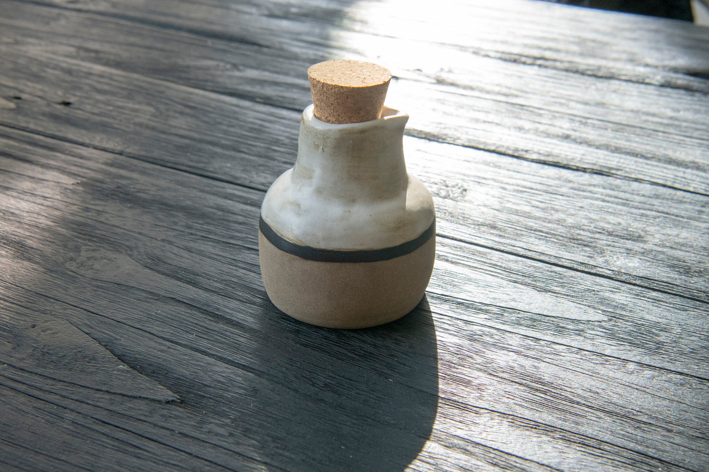 Oryx sauce holder