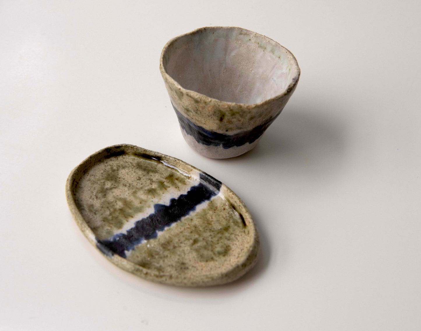Taza de cafe con plato line