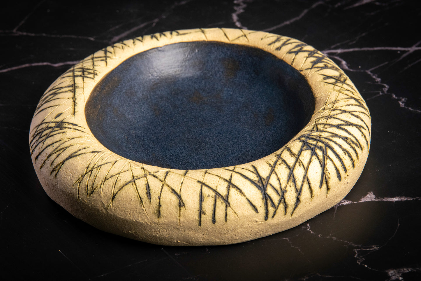 Round Scratches Plate