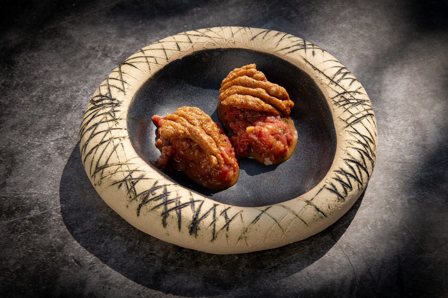 Round Scratches Plate