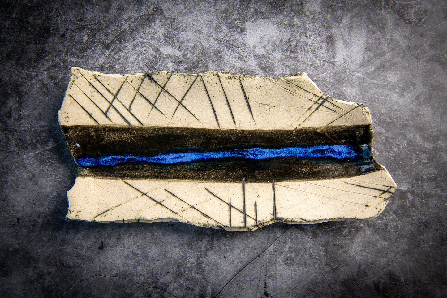 Scratches Maki Blue Tray